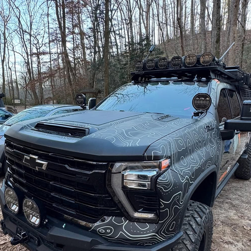 تحميل الصورة إلى عارض المعرض، Chevrolet-Silverado-2500HD-with-Scoop-Lensun-98W-Hood-Solar-Panel-7