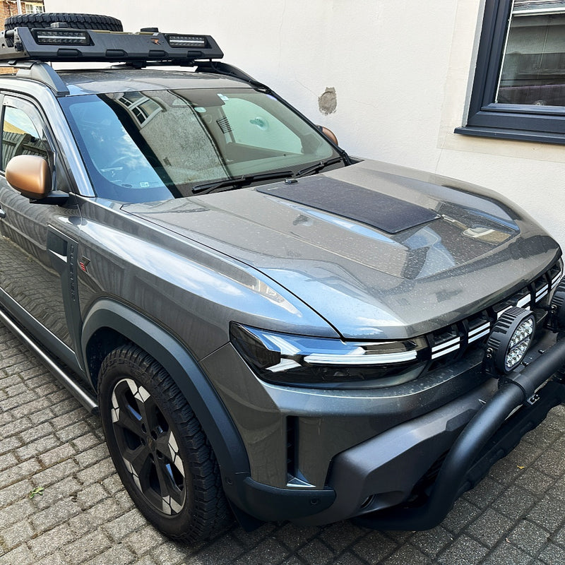 تحميل الصورة إلى عارض المعرض، Dacia-Duster-_Lensun-40W-Hood-Bonnet-Solar-Panel-2