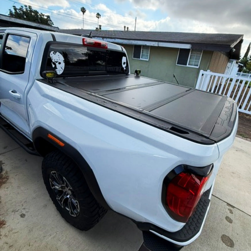 Load image into Gallery viewer, GMC-Canyon-RealTruck-UnderCover-Hard-Tonneau-Cover-Lensun-250W-Flexible-Solar-Panel