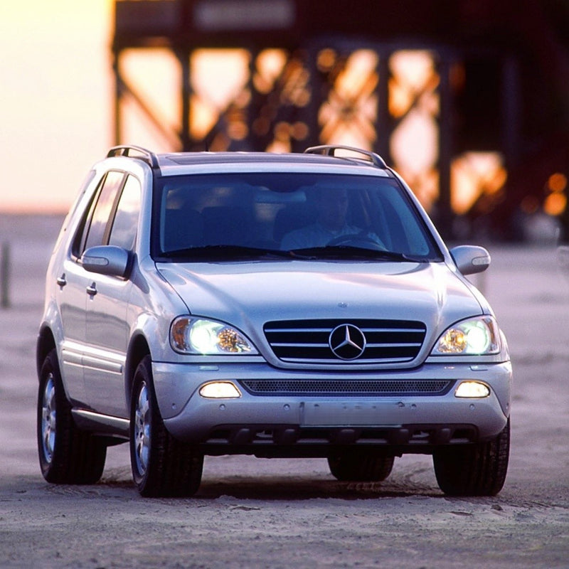 تحميل الصورة إلى عارض المعرض، Mercedes-M-Class-W163-Lensun-100W-Bonnet-Solar-Panel-1