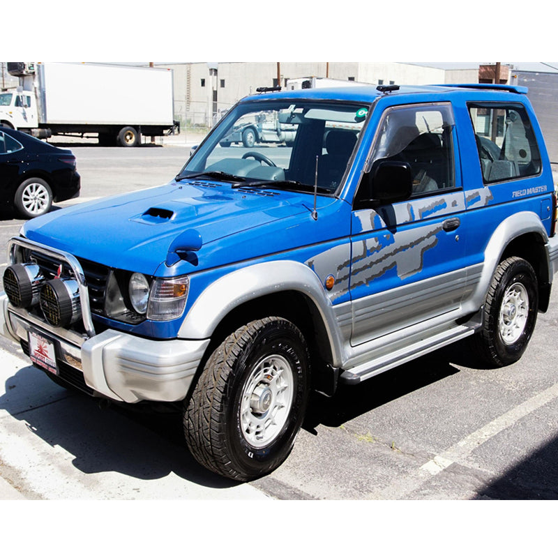 تحميل الصورة إلى عارض المعرض، Mitsubishi Pajero (1992-2002 with scoop) Lensun 60W Hood Flexible Solar Panel