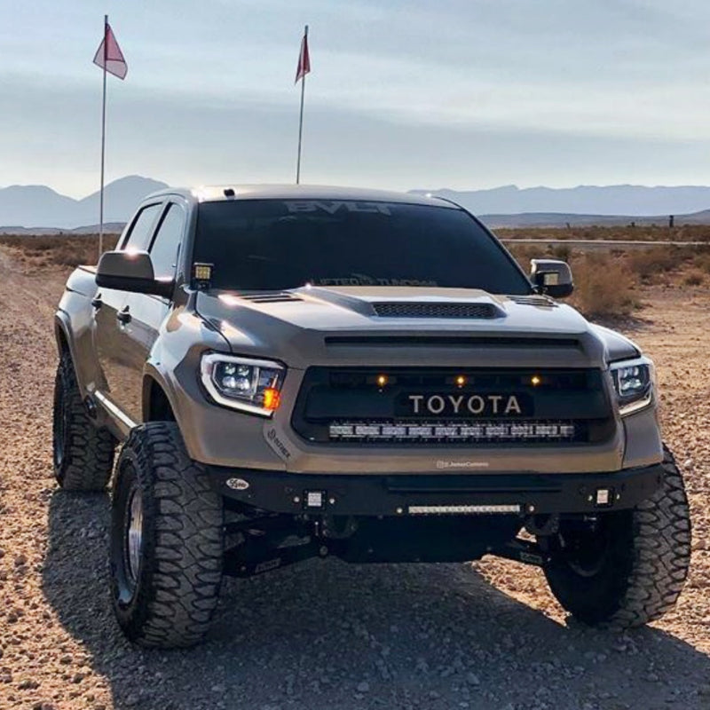 تحميل الصورة إلى عارض المعرض، Toyota-Tundra-Carbon-creations-RK-S-Lensun-45W-Hood-Solar-Panel