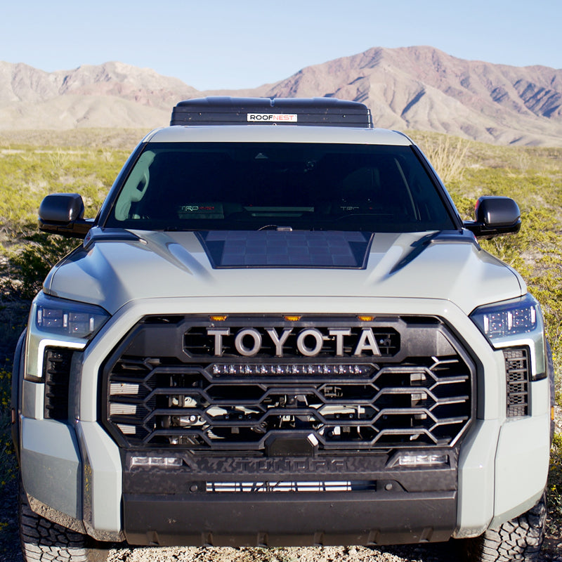 تحميل الصورة إلى عارض المعرض، Toyota Tundra 3rd Gen (2022-Present) Lensun 90W 12V Hood Flexible Solar Panel