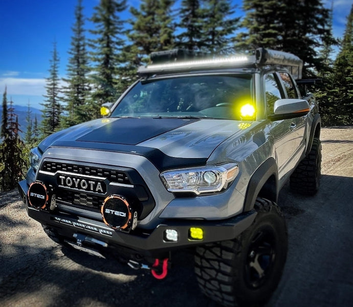 Erfahrung mit der Installation von Solarmodulen auf der Motorhaube eines 85 W/90 W Toyota Tacoma 3. Generation (2016-heute) 