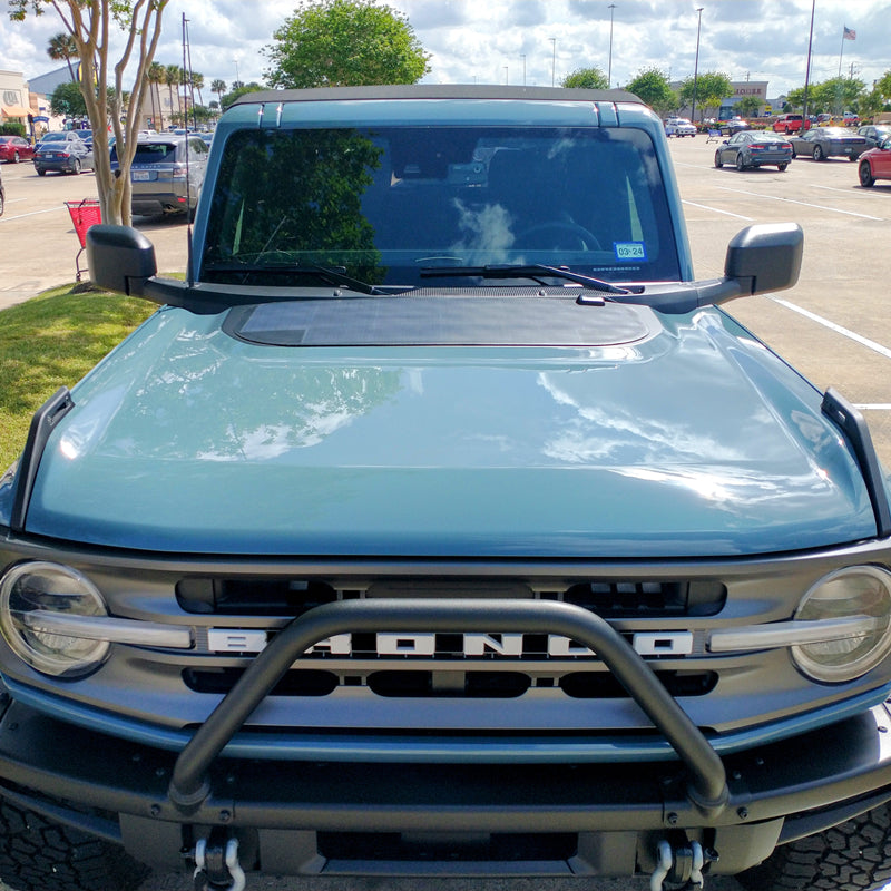 Laden Sie das Bild in Galerie -Viewer, Ford Bronco (2021-Present) Lensun 65W 12V Hood Flexible Solar Panel
