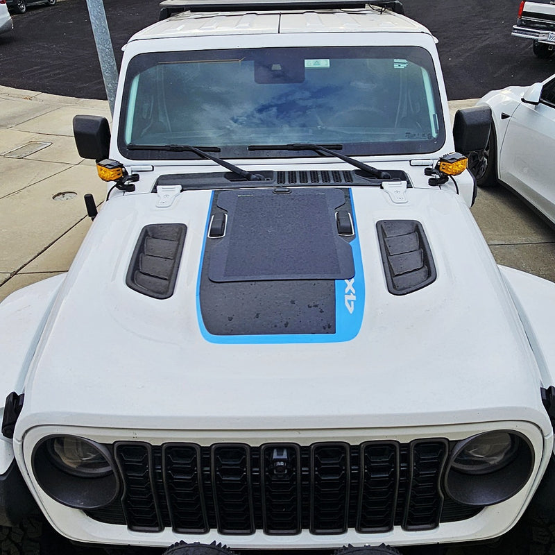 Load image into Gallery viewer, Jeep Gladiator Rubicon(2020-Present) Lensun 45W Hood Solar Panel
