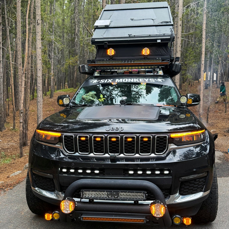 Load image into Gallery viewer, Jeep-Grand-Cherokee-WL-Lensun-100W-Hood-Solar-Panel-3
