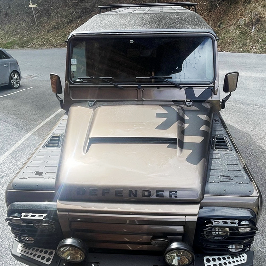 Land-Rover-Defender-110-Tweeked-Lensun-45W-Bonnet-Flexible-Solar-Panel