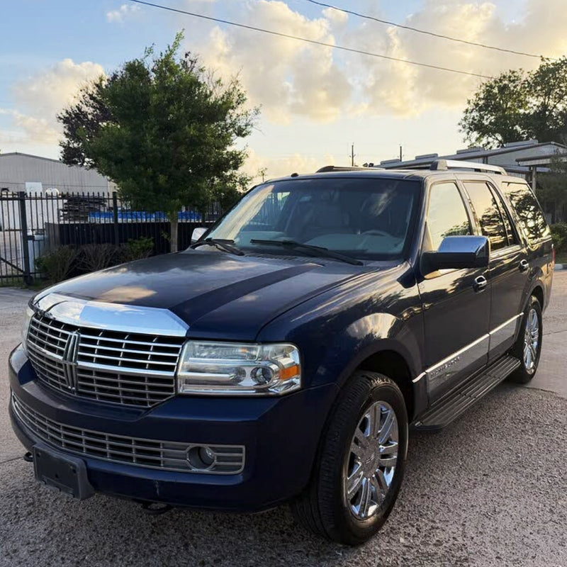 Load image into Gallery viewer, Lincoln-Navigator-Lensun-100W-Hood-Solar-Panel-1
