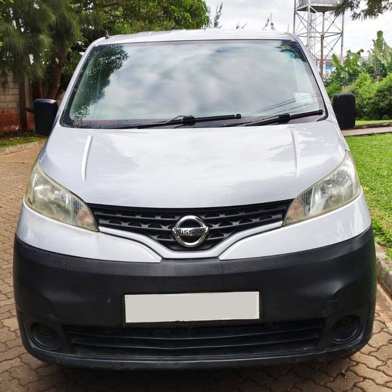 تحميل الصورة إلى عارض المعرض، Nissan-Cargo-NV200-Van-Lensun-56W_Hood-Solar-Panel-1
