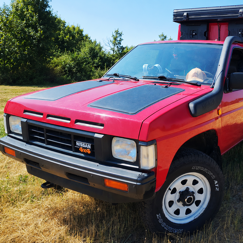 تحميل الصورة إلى عارض المعرض، Nissan-Navara-Lensun-110W-Hood-Bonnet-Solar-Panel-1
