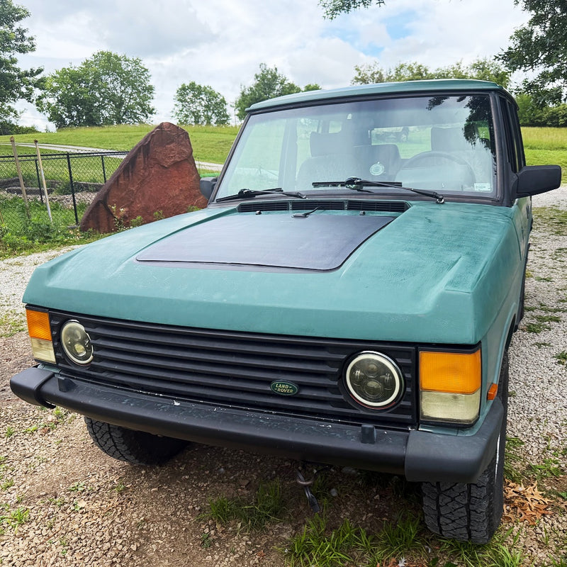 تحميل الصورة إلى عارض المعرض، Range-Rover-Classic-Lensun-90W-12V-Hood-Bonnet-Solar-Panel-5
