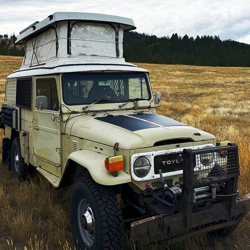 تحميل الصورة إلى عارض المعرض، Toyota-Land-Cruiser-FJ40-Lensun-80W-Bonnet-Flexible-Solar-Panel-1
