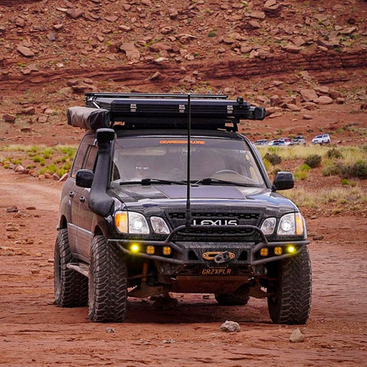 J100 Rear Panel Toyota Land Cruiser 100 Lensun 100W Hood Flexible Solar Panel – LensunSolar