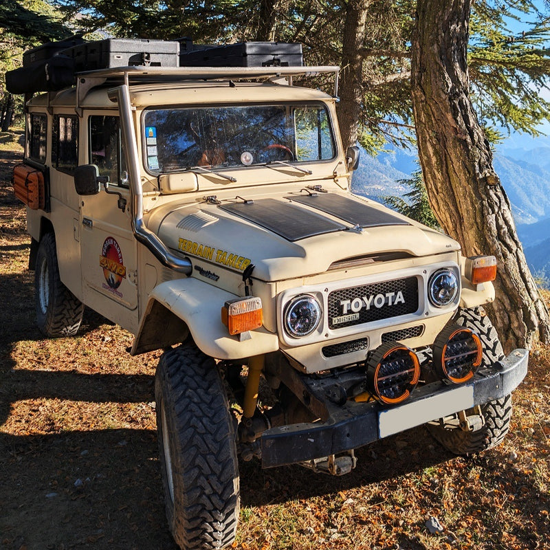 تحميل الصورة إلى عارض المعرض، Toyota_Land_Crusier_bj45_Lensun_70W_Bonnet_Solar_Panel-1
