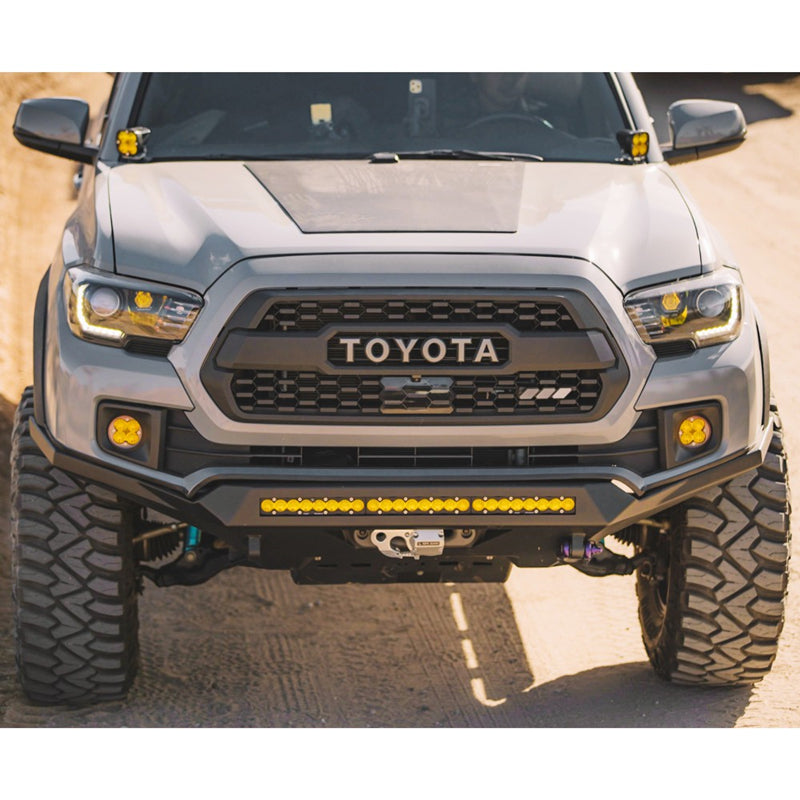 Chargez l&#39;image dans la visionneuse de la galerie, Toyota Tacoma 3rd Gen (2016-2023) Lensun 90W Hood Flexible Solar Panel-1
