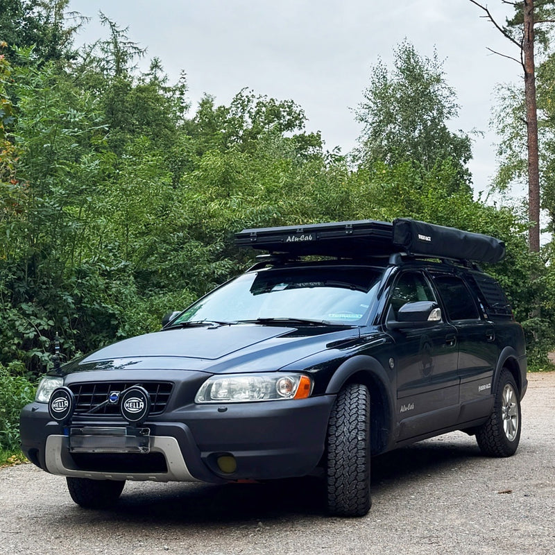 تحميل الصورة إلى عارض المعرض، Volvo-V70-XC70-Lensun-100W-Bonnet-Solar-Panel-1
